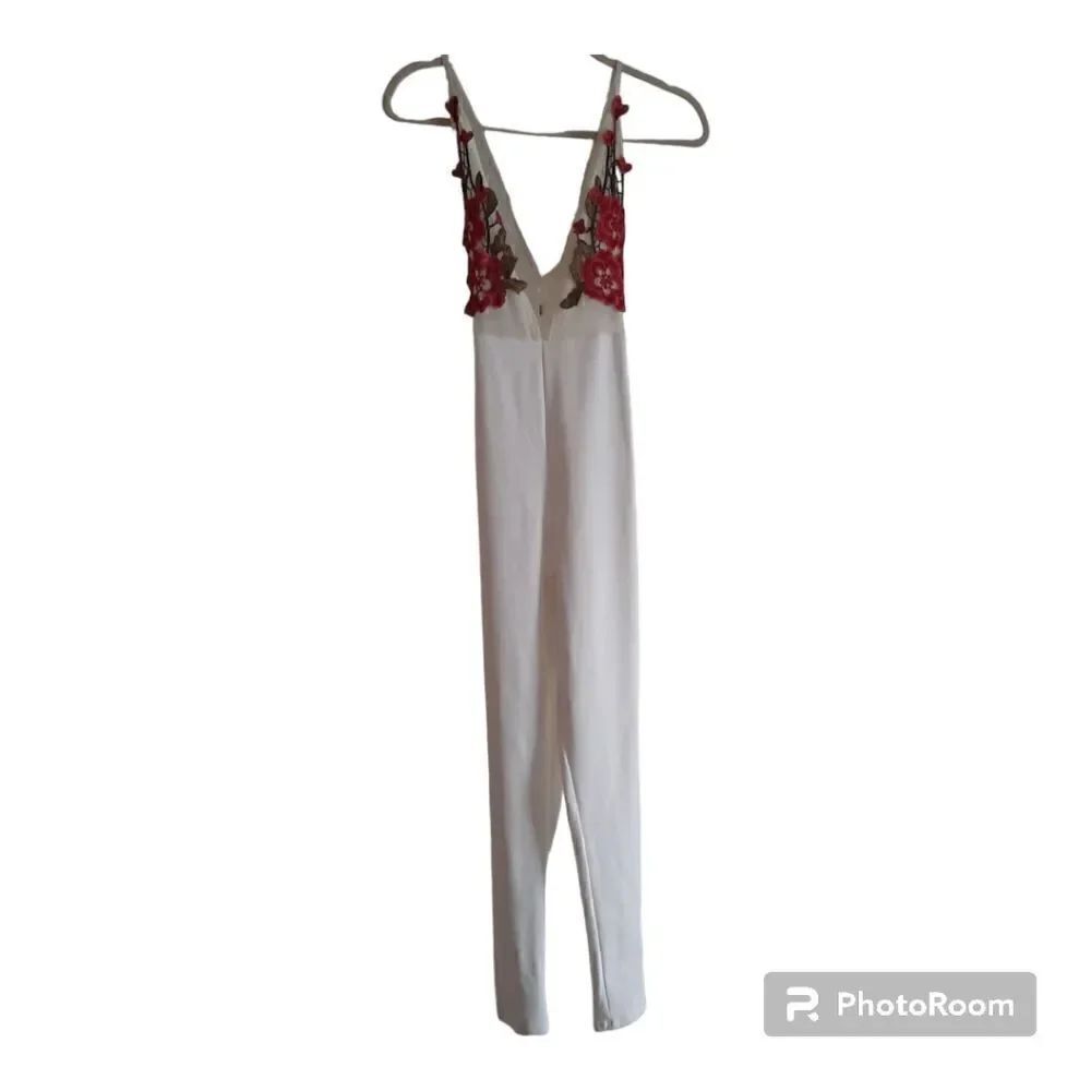 MISSGUIDED  White Strappy Embroidered Mesh Plunge Jumpsuit